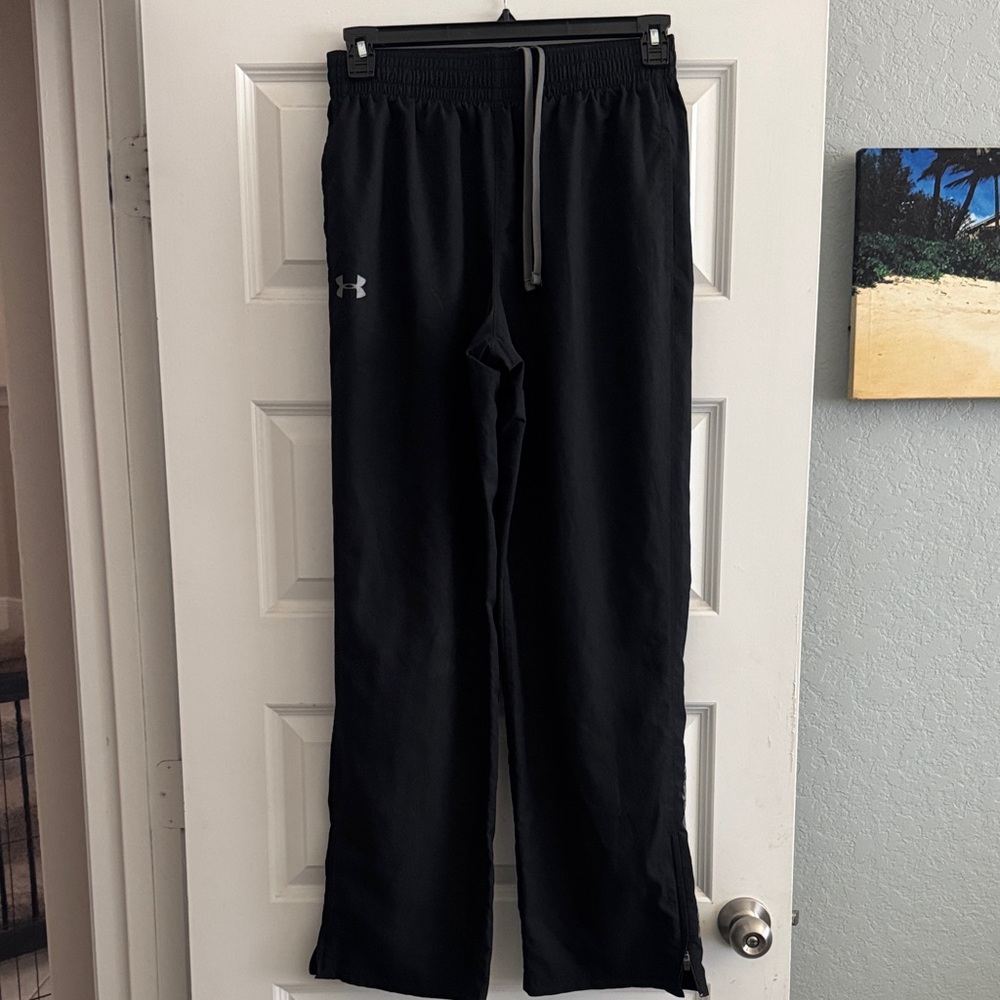 Under Armour Mens Black Athletic Joggers with Gray Drawcord